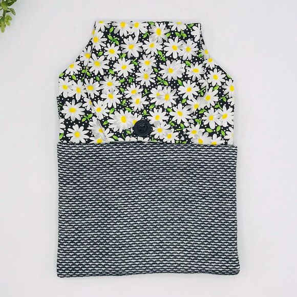 Hanging Kitchen Towel: Black Daisy Topper, Button Closure - Picture 6 of 8